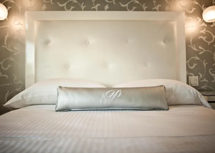 La Pensione Hotel